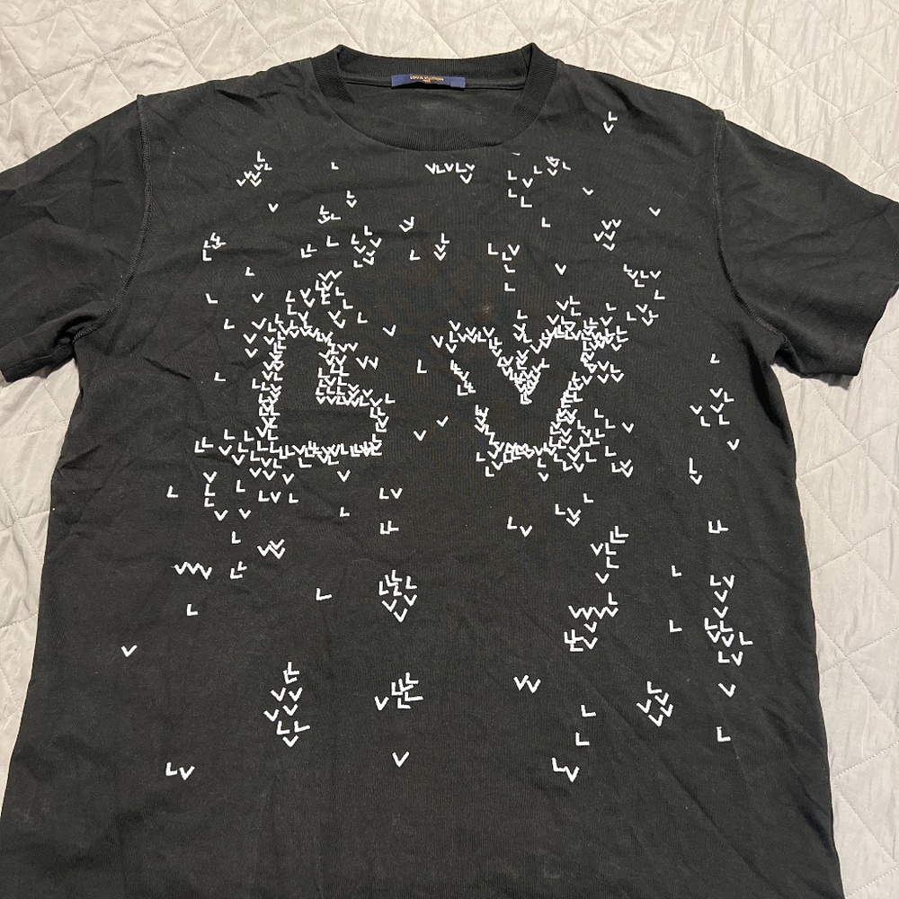 LV SPREAD EMBROIDERY T-SHIRT
